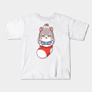 Cute cats with a christmas wreath for winter Kids T-Shirt